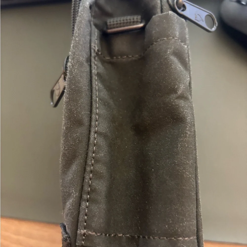 Fjallraven Kånken Mini Dark Green Backpack - Picture 2 of 8